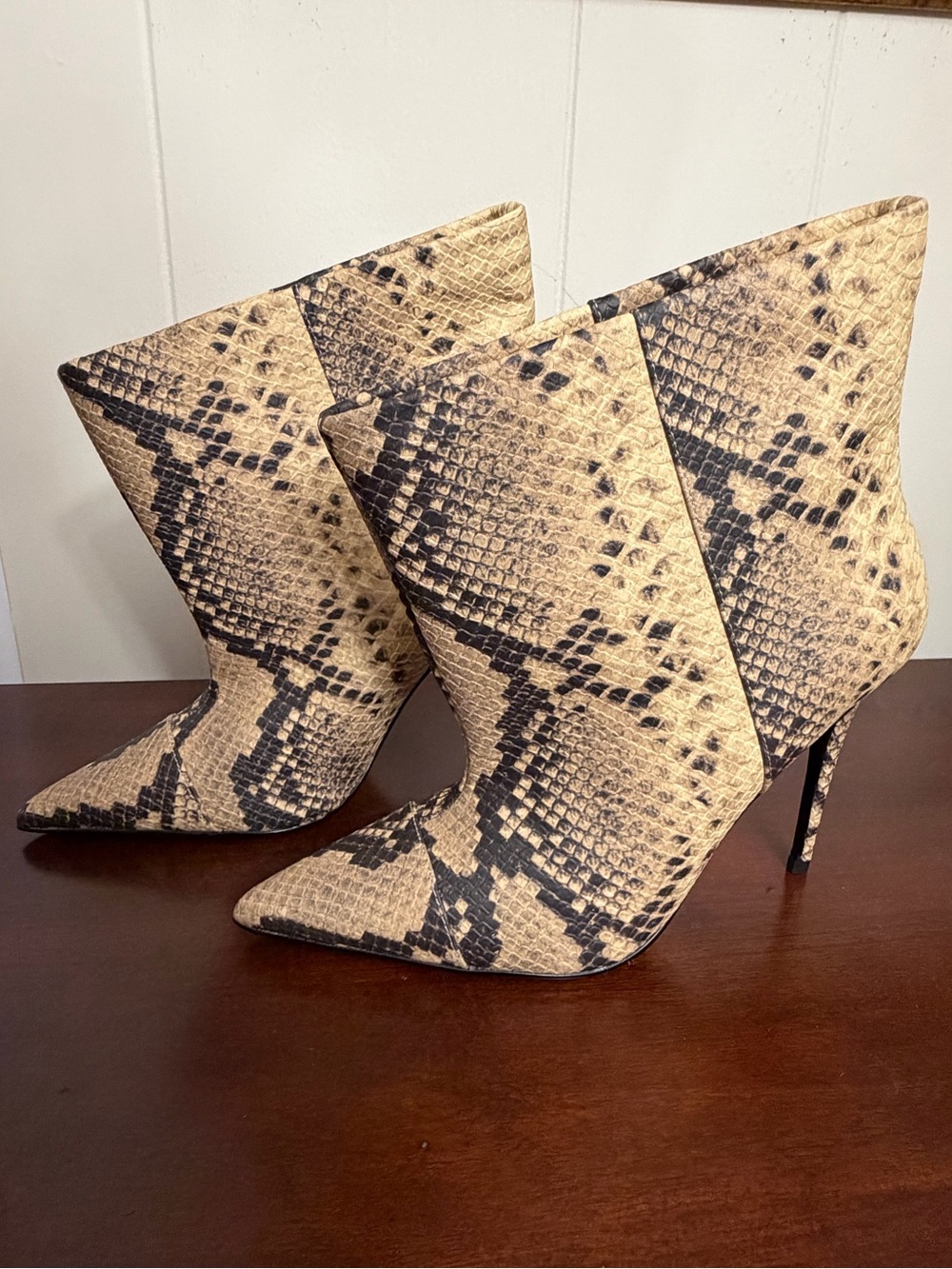 Good American Slouchy Snakeskin Stiletto Ankle Boots - Size 7 NWOT - Picture 2 of 8